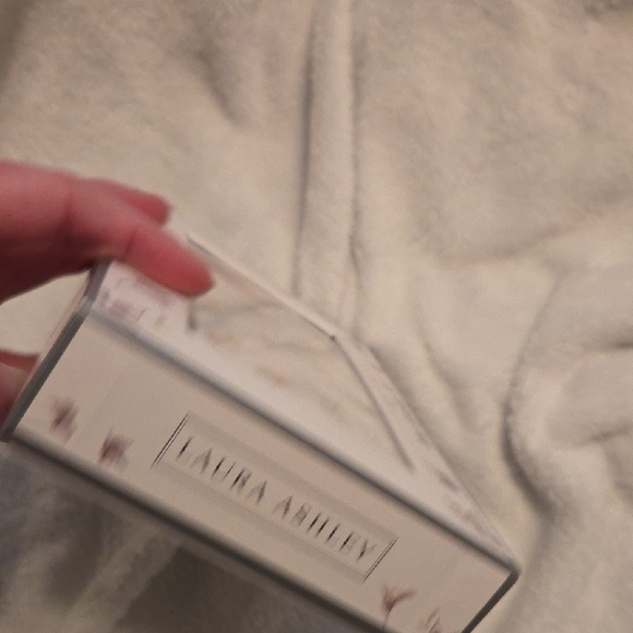 Laura Ashley Wine Accessory Set - Pink and Gold NIB - Picture 5 of 5